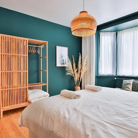 L'echasseur A Jambes Apartment *