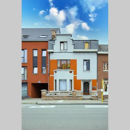 L'echasseur A Jambes Apartment